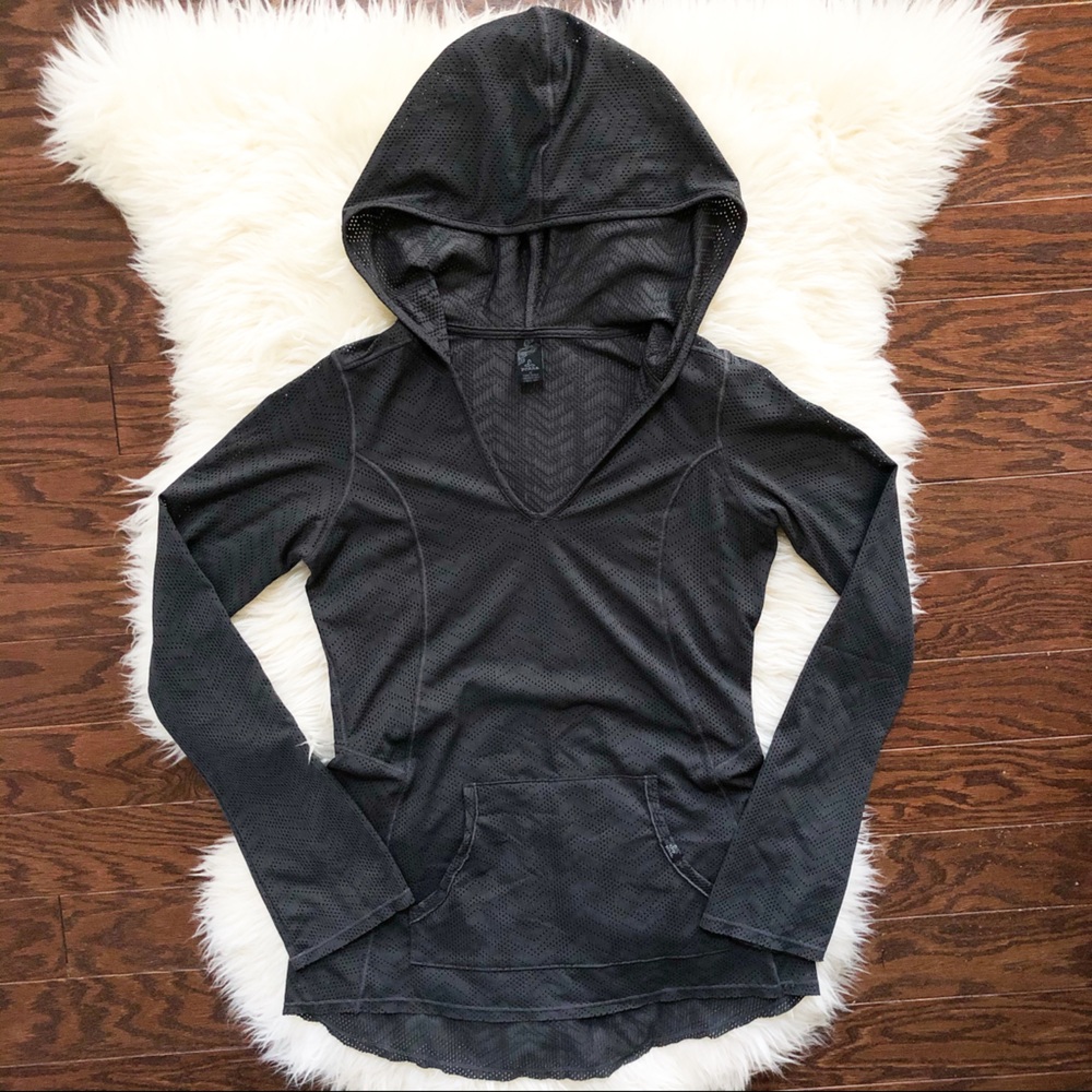 PrAna Long Sleeve Perforated Hooded Pullover M